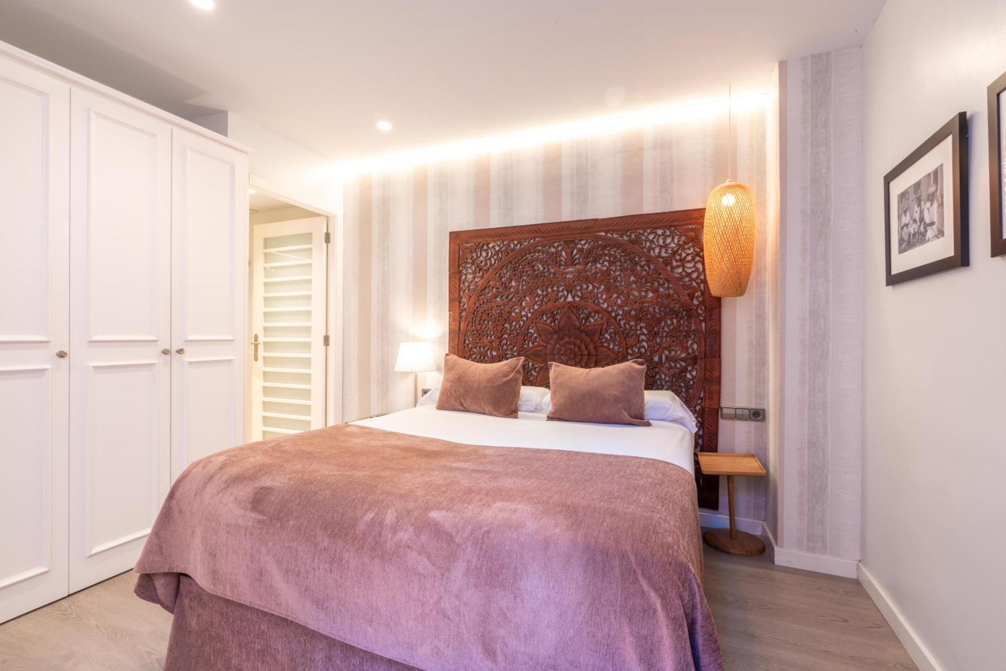 Serennia Fira Gran Via Exclusive Rooms Оспиталет-де-Льобрегат Экстерьер фото